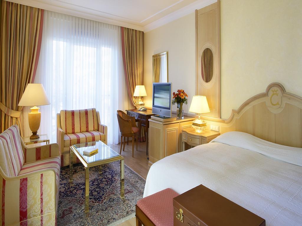 Colombi Hotel Fryburg Bryzgowijski Pokój zdjęcie A room at the Grand Hotel