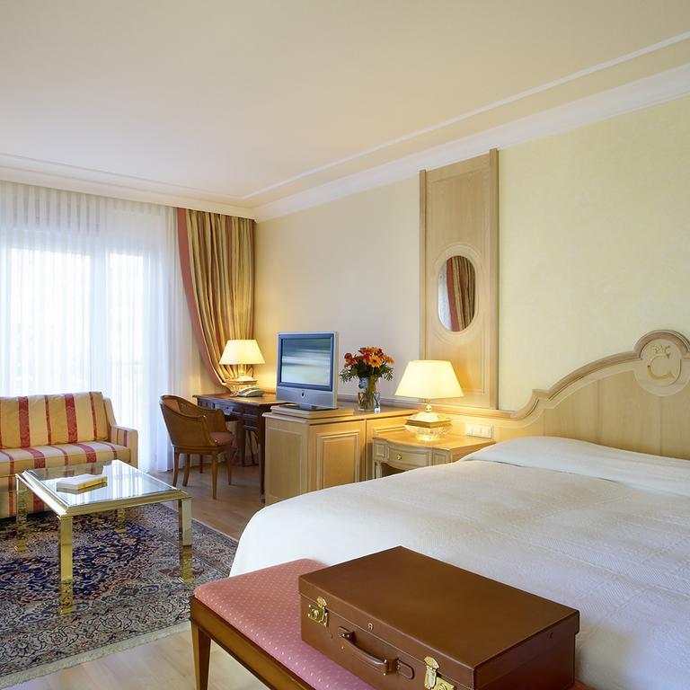 Colombi Hotel Fryburg Bryzgowijski Zewnętrze zdjęcie A room at the hotel